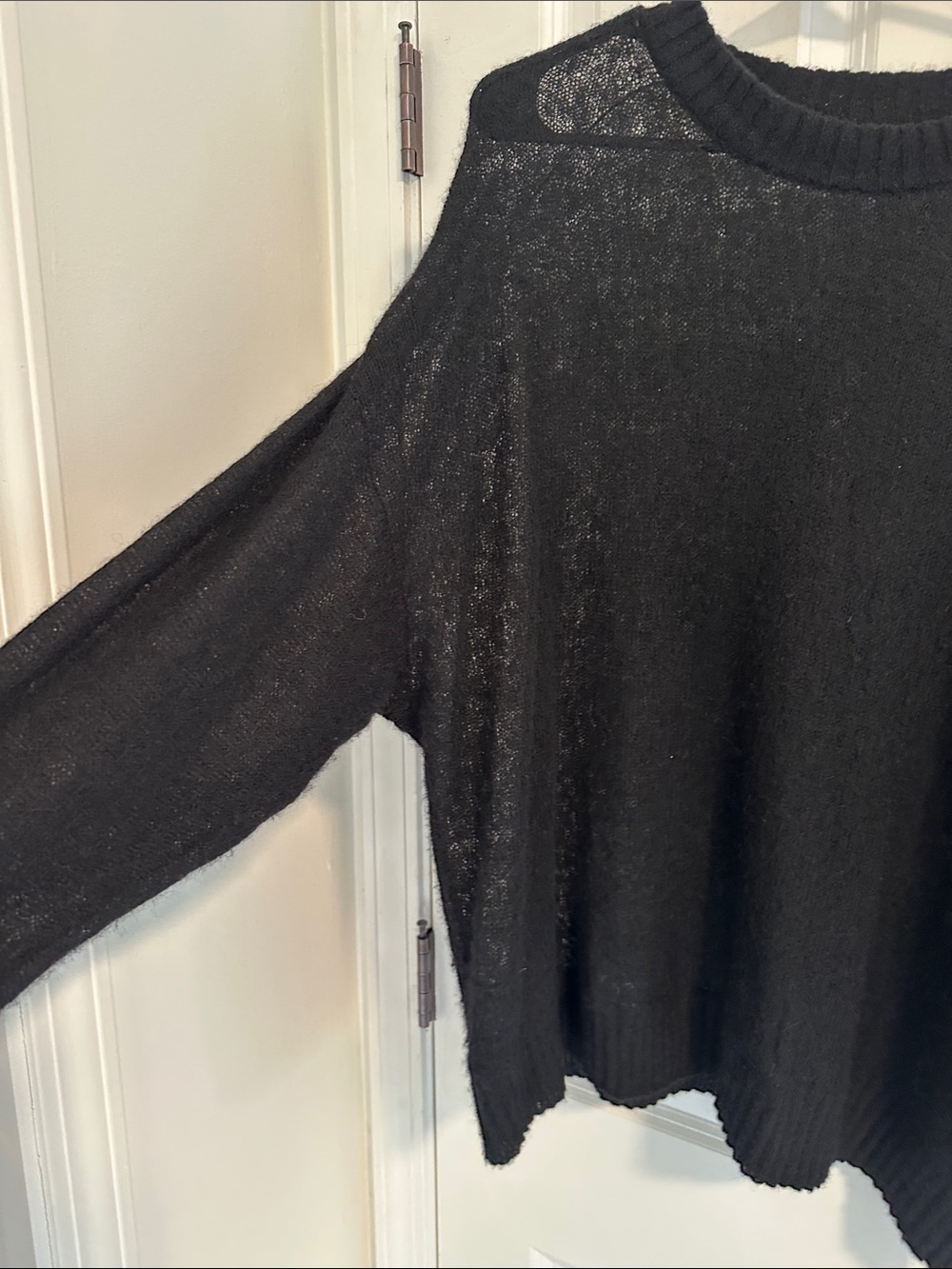 EUC Ozma Chleo Crew Sheer Alpaca Blend in Black size M/L - Picture 6 of 12